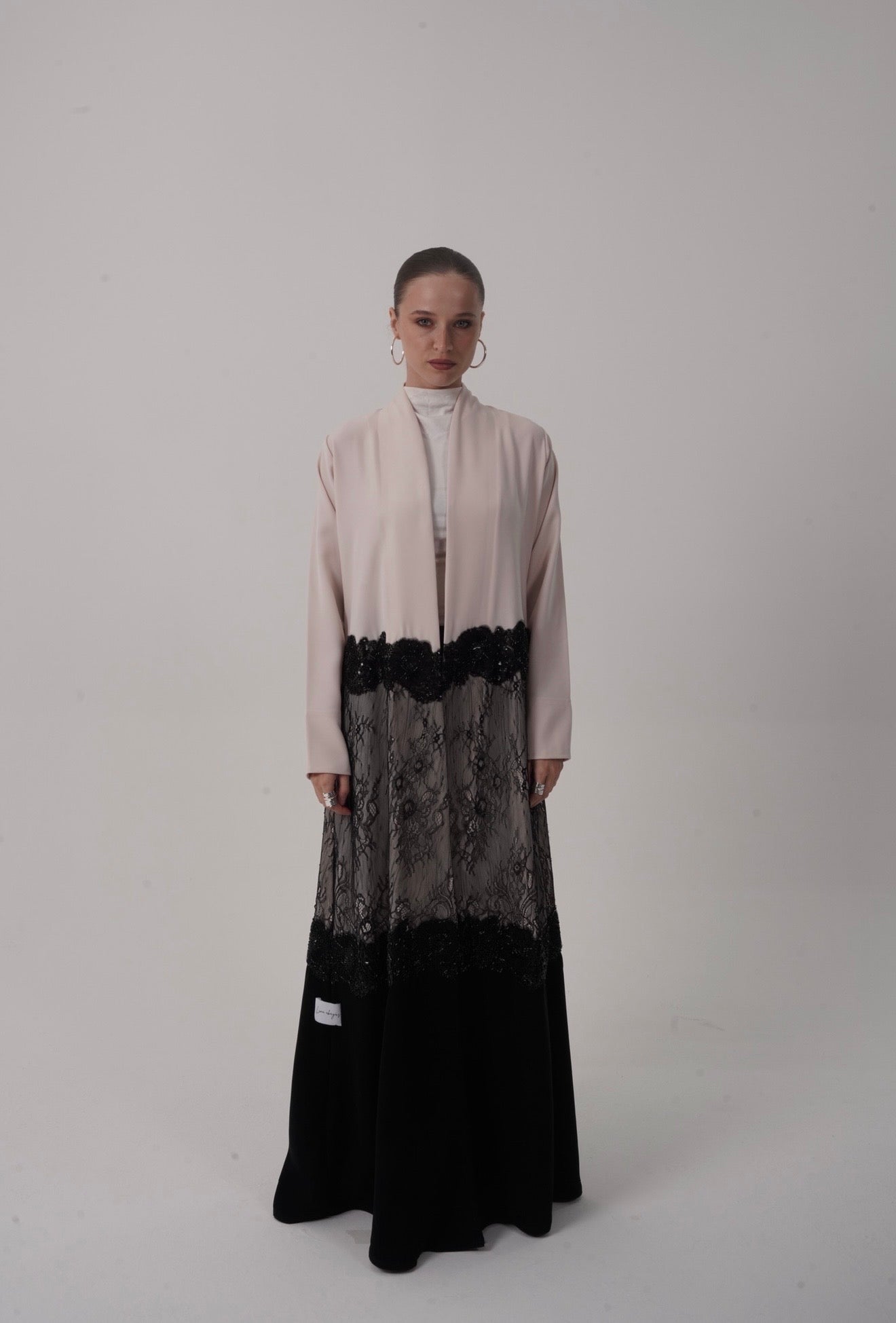 Rosé Noire Abaya