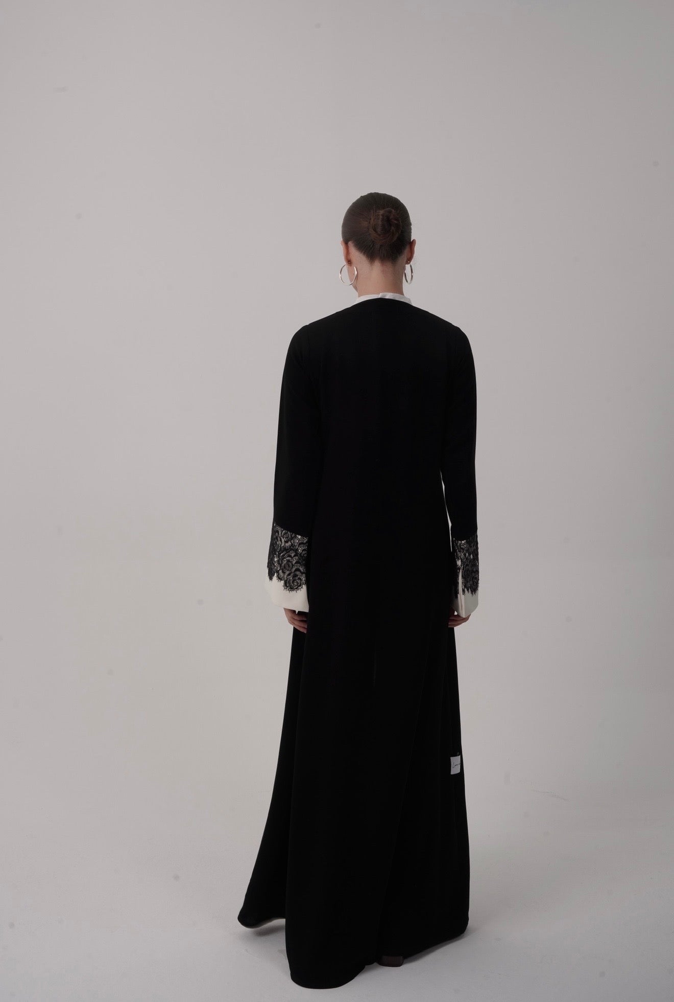 Noir Contrast Crepe Abaya