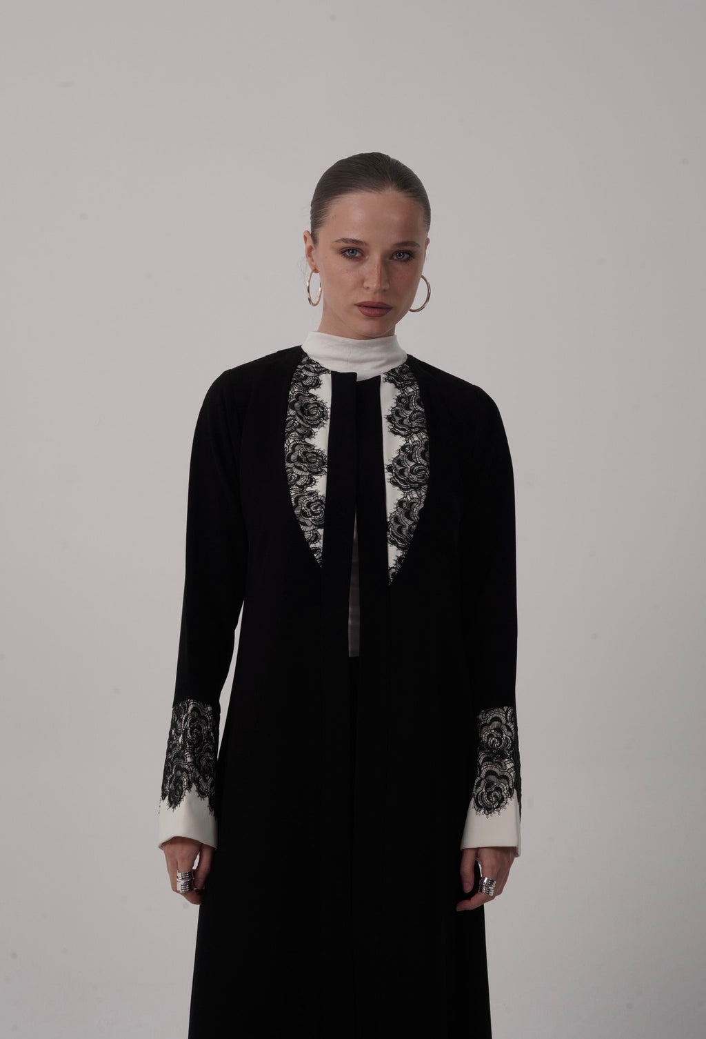 Noir Contrast Crepe Abaya