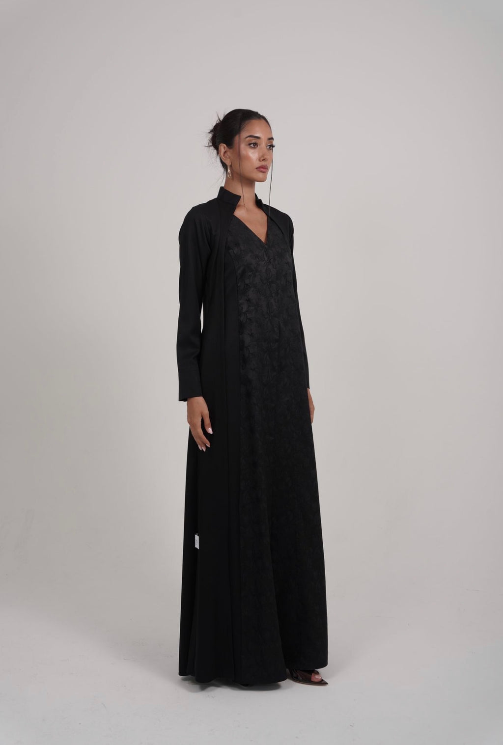 The Noir Fleur Abaya