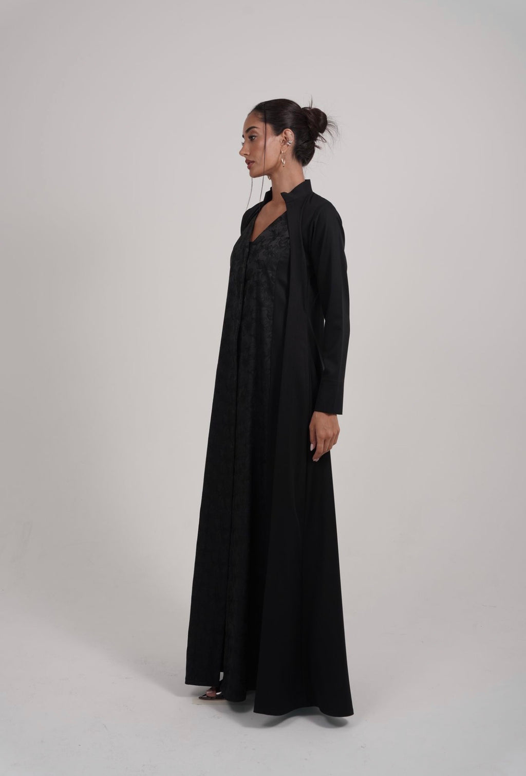 The Noir Fleur Abaya