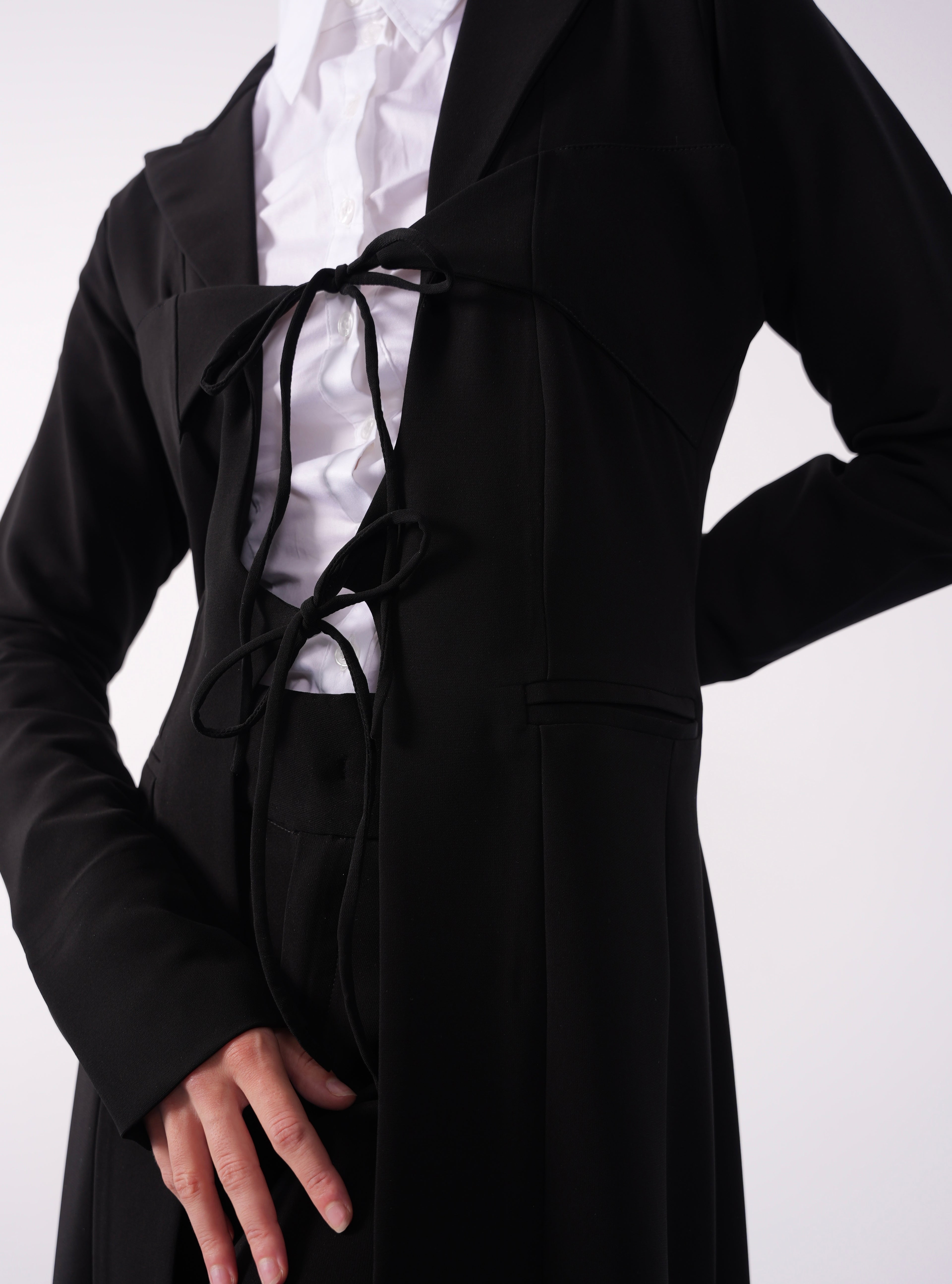 The Minimal Bow Abaya