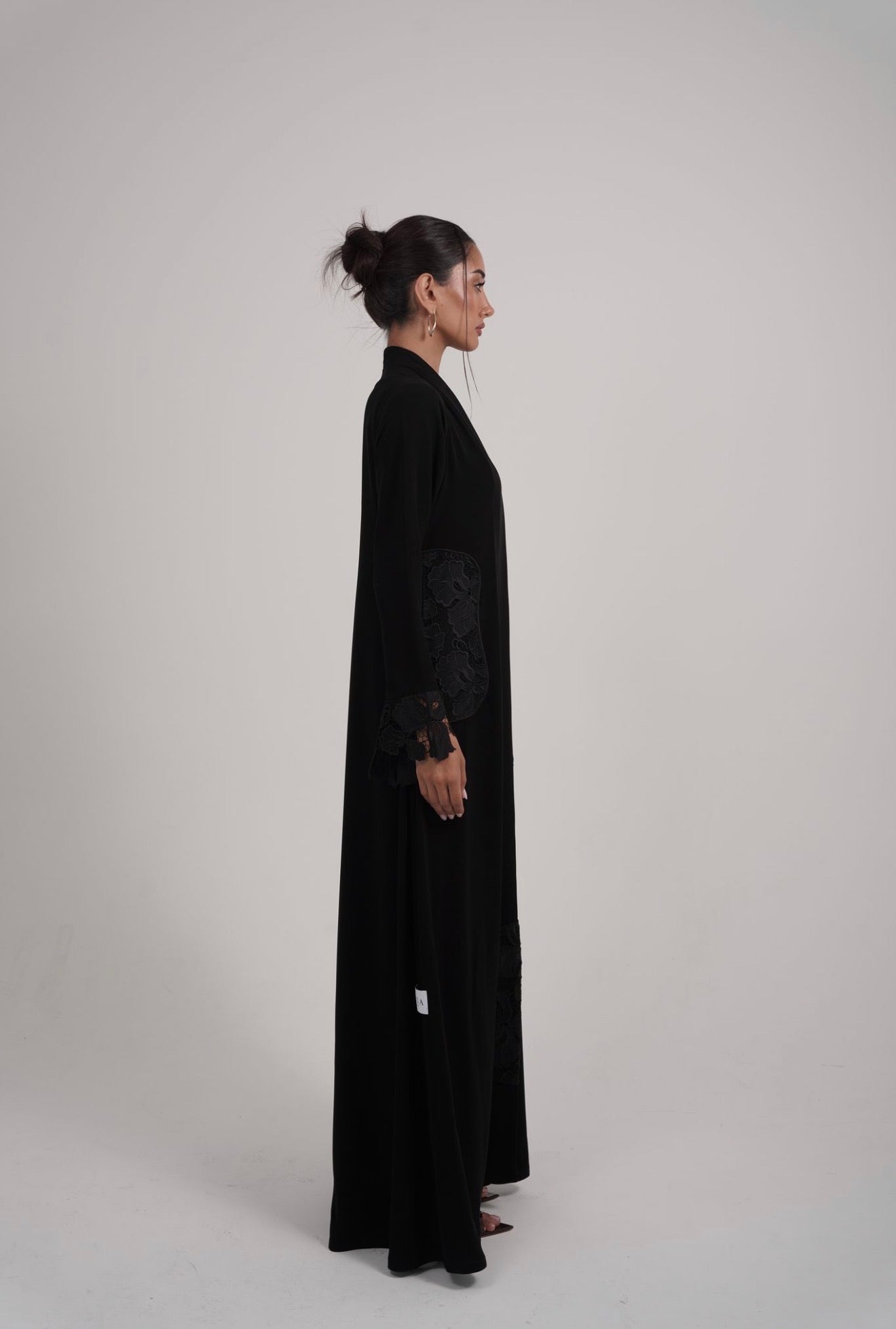 The Étoile Abaya