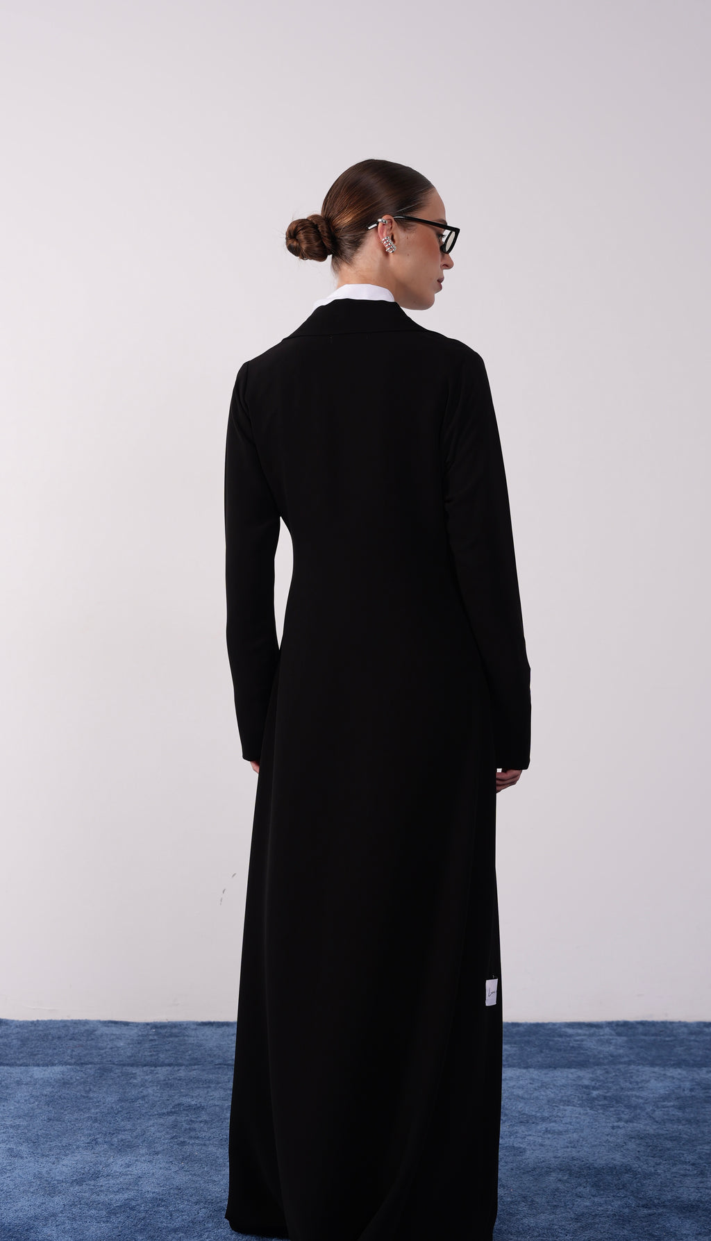 The Minimal Bow Abaya